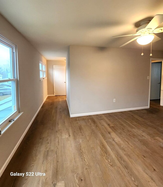 Building Photo - Spacious 3 Bedroom 2.5 Bath Townhome for RENT