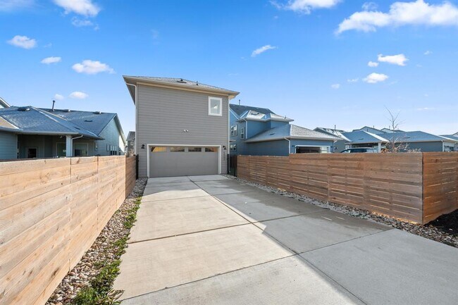 Building Photo - 5902 Rangeland Rd