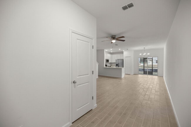 Building Photo - 3529 SE 37th Ct