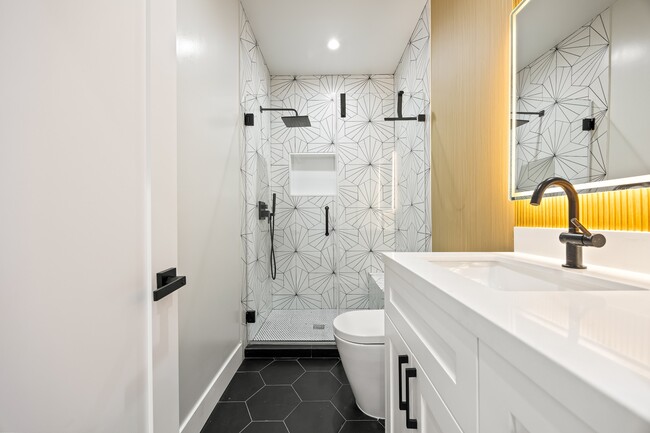 Building Photo - 212 W 64th St