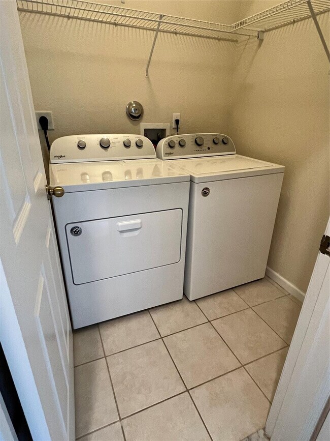 Building Photo - 1506 Fenton Dr