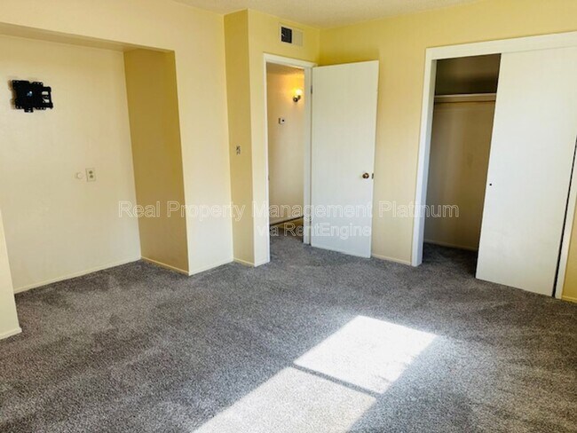 Building Photo - 3536 E Behymer Ave