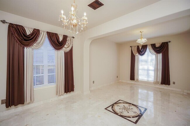 Building Photo - 20718 Sapphire Lake Rd