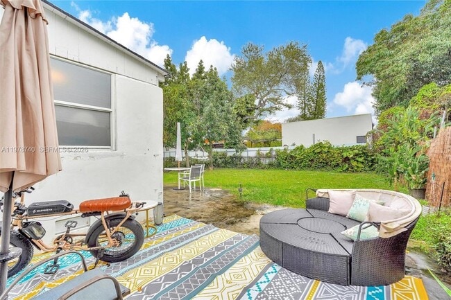 Building Photo - 274 NW 43rd St