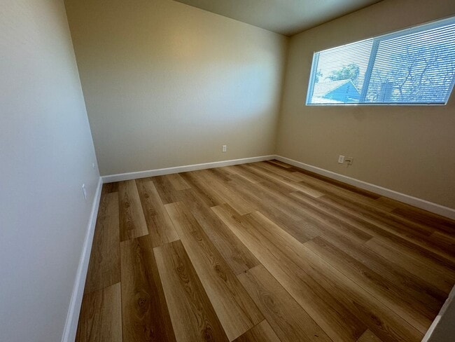 Building Photo - 223-227 W Curtis St.