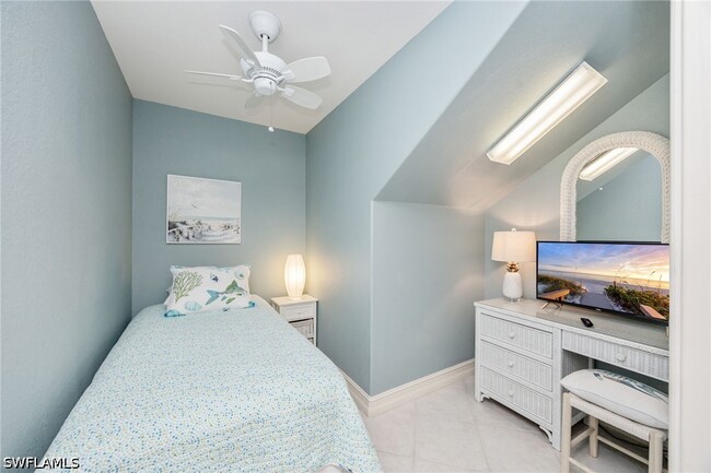 Building Photo - 8200 Saratoga Dr