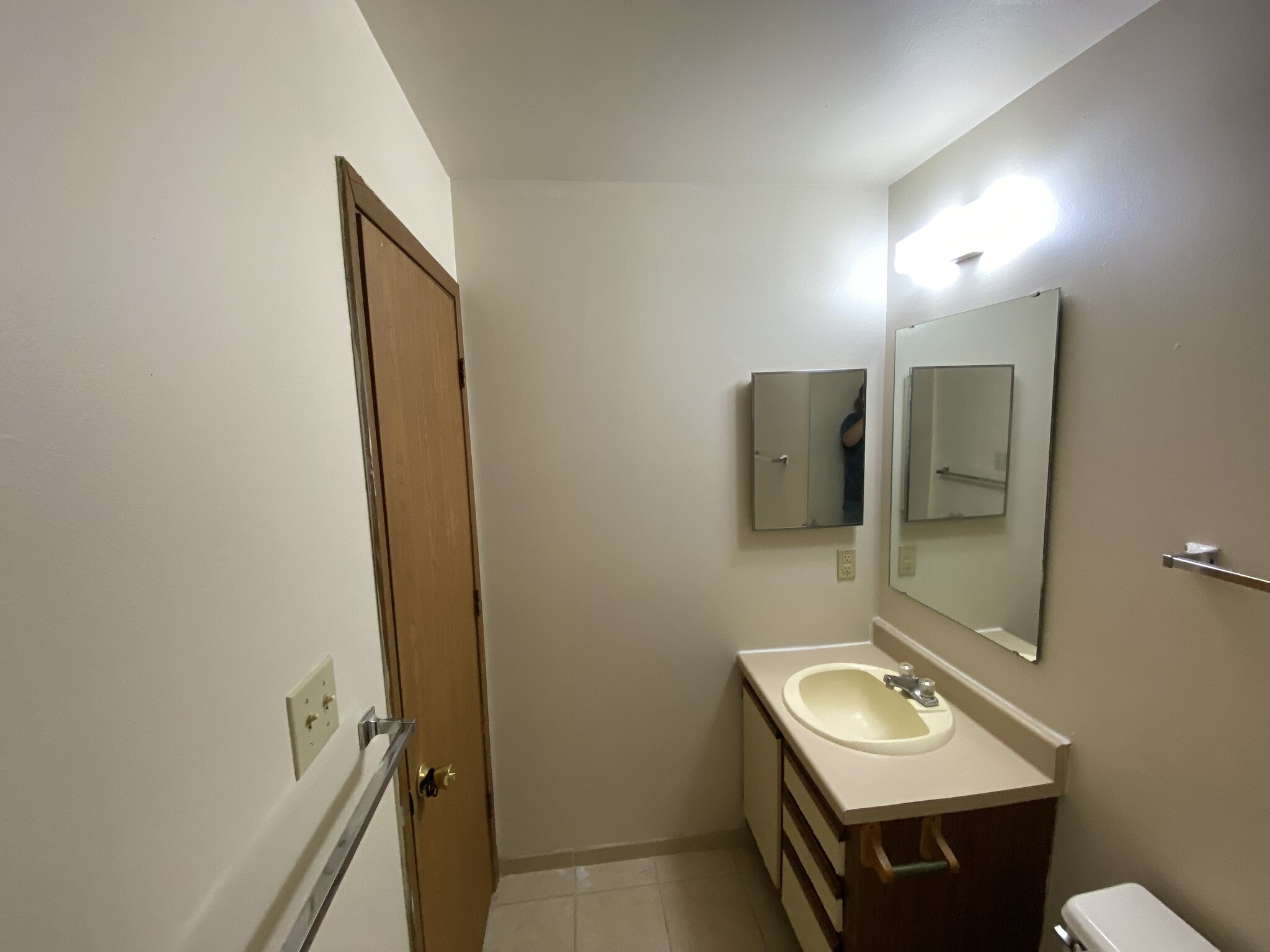 Building Photo - 128 Sandstone Ct