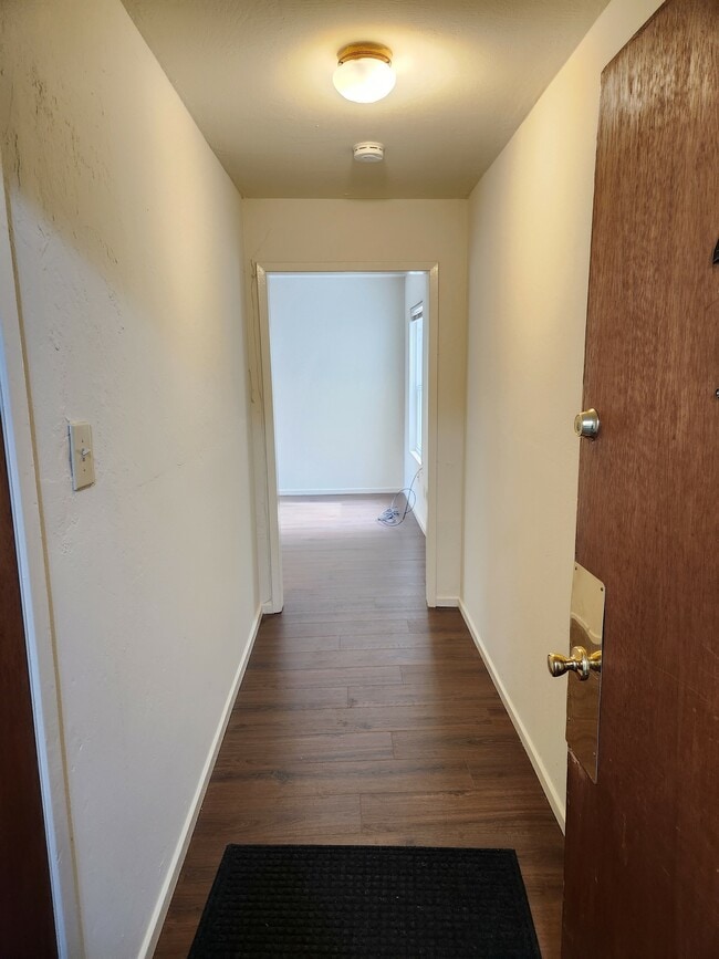 Building Photo - 1810 Bush St