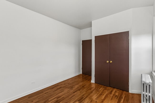 Building Photo - 4035 W Gladys Ave
