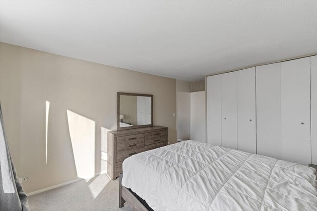 Building Photo - 19 S 1st St