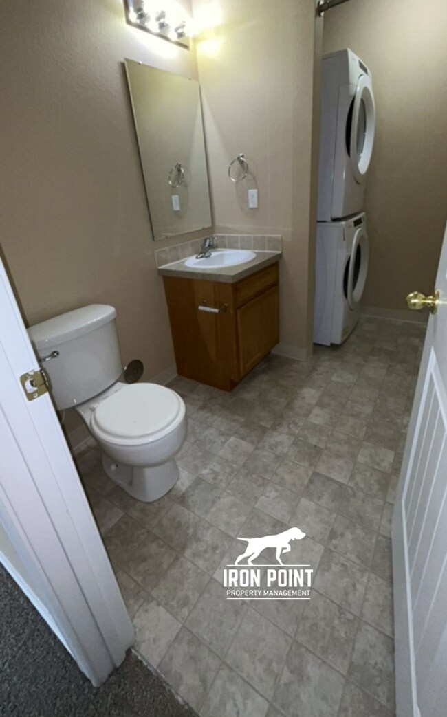 Building Photo - ELD3908