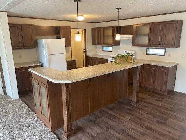 Building Photo - 15562 Pine Ridge Dr