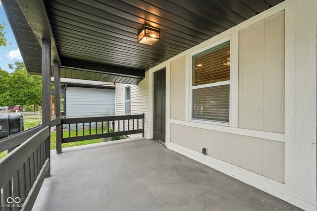 Building Photo - 3847 Hoyt Ave