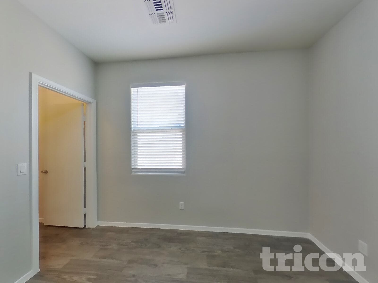 Building Photo - 7310 W St Charles Ave