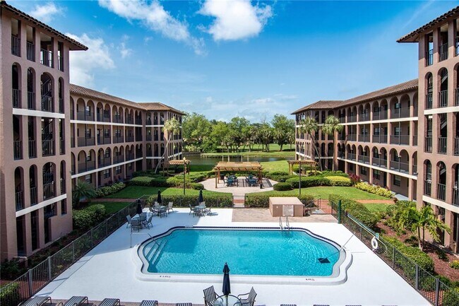 Building Photo - 6100 Gulfport Blvd S