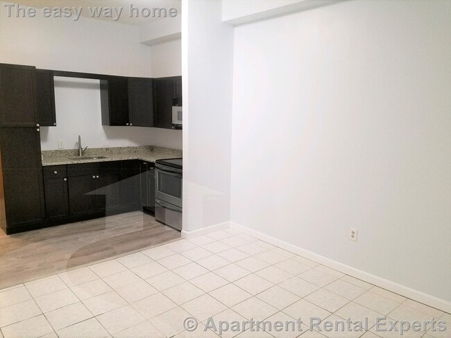 Building Photo - 4 Webster Ave