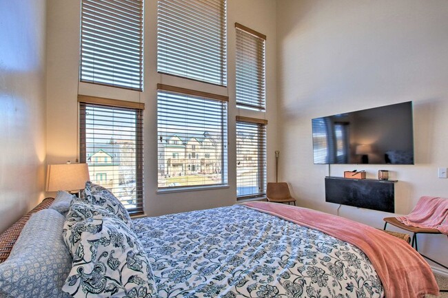 Building Photo - 3524 N Fox Run Dr