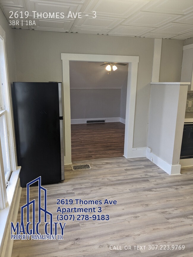 Building Photo - 2619 Thomes Ave