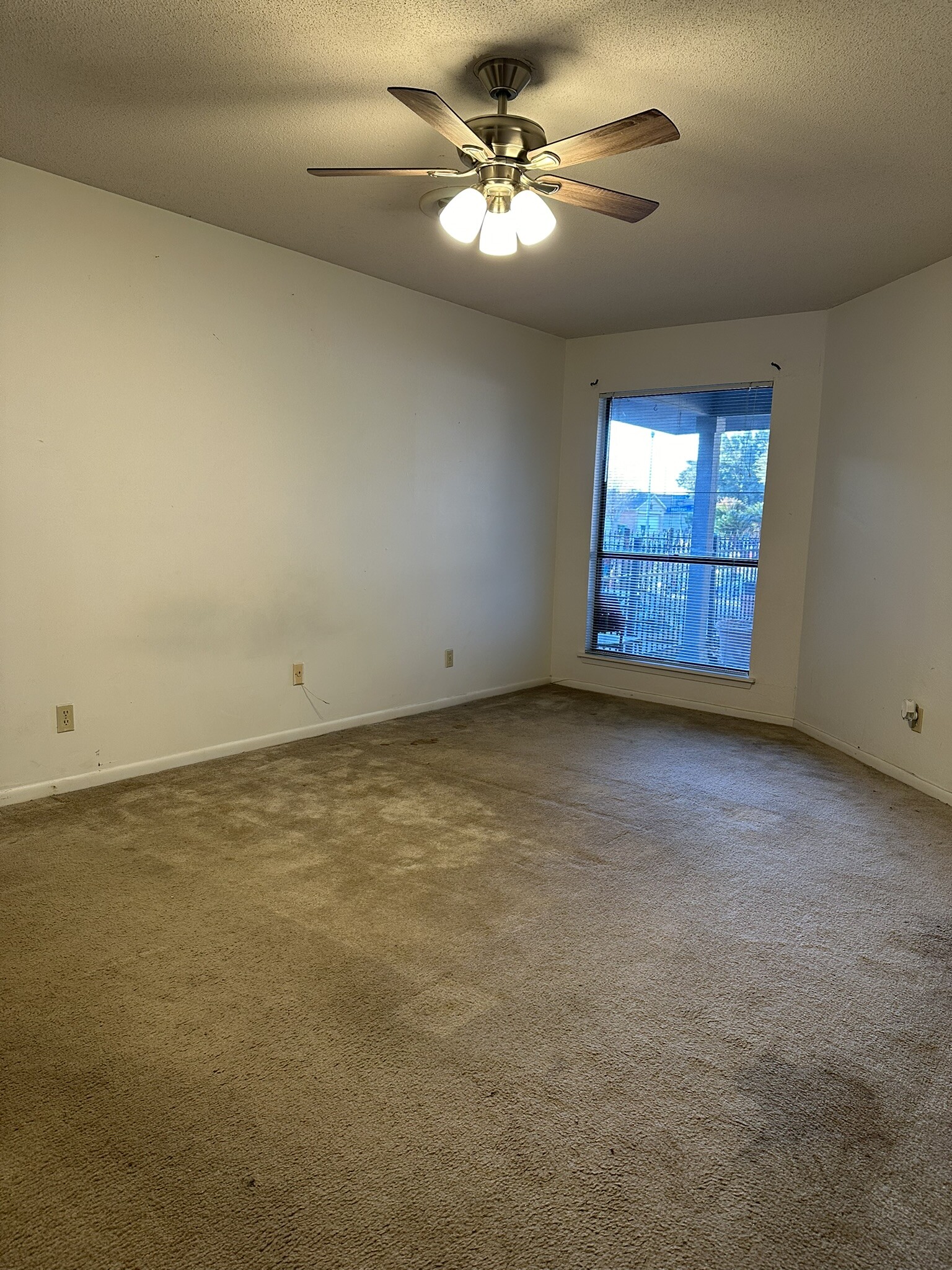 Building Photo - 103 Montego Ct