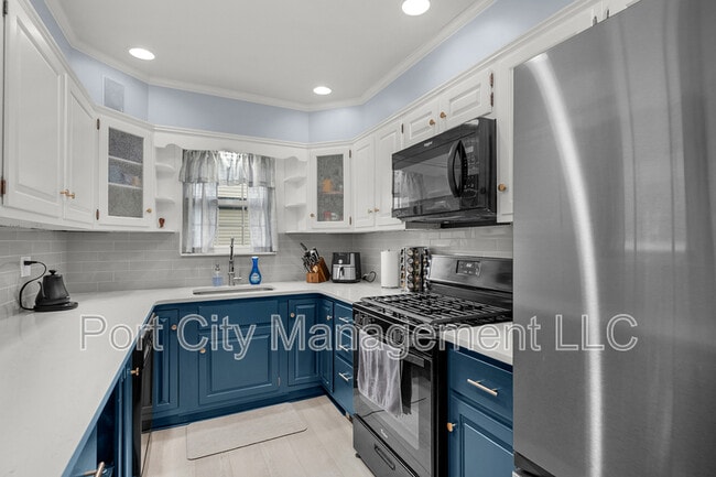 Building Photo - 808 S Beechfield Ave