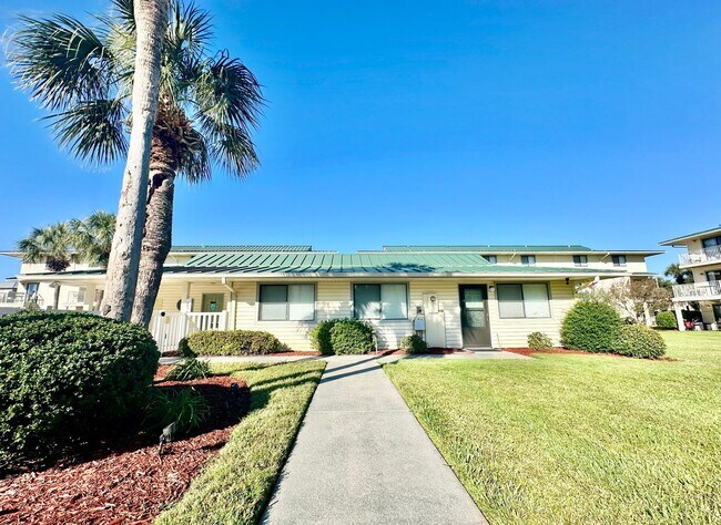 Building Photo - Nice 1 bedroom condo for rent in Miramar Beach w/ a community pool!