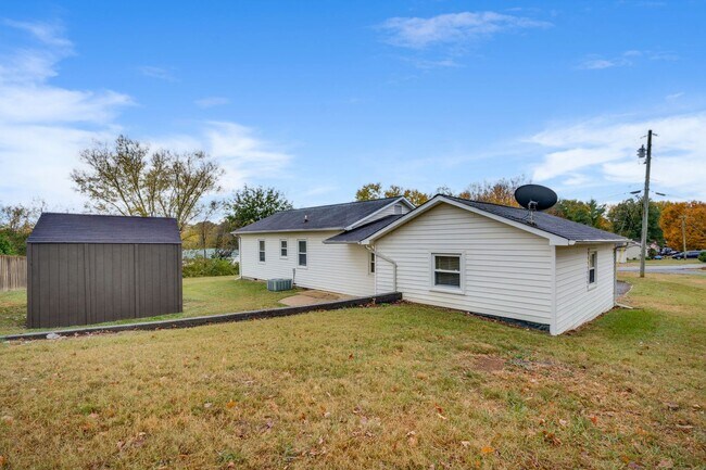 Building Photo - 2614 Mimosa Ln