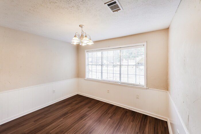 Building Photo - 1626 Edgewood Pl