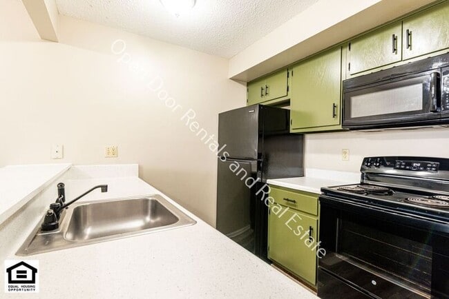 Building Photo - 1000 Old Brick Rd