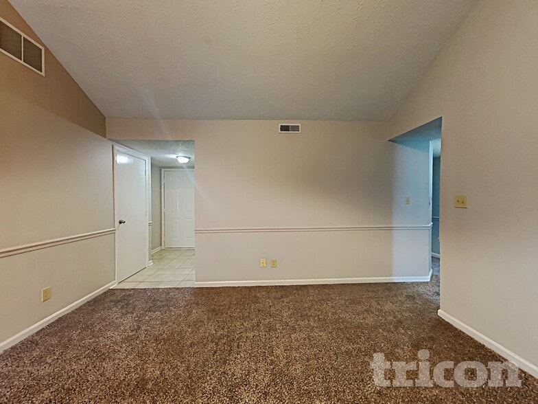 Building Photo - 572 San Ricardo Dr
