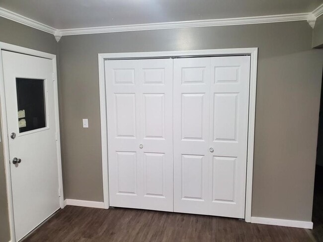 Building Photo - 3 bedroom 2 bath home