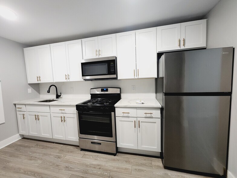 Unit 1R - 26 Yale Ave