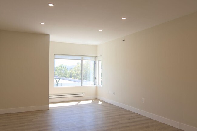 Building Photo - 1401 Jackson St