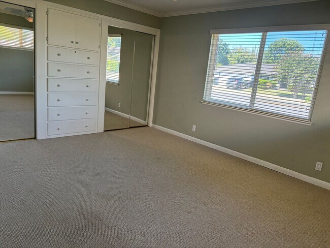 Building Photo - Gorgeous 4 bed/3 bath home in Walnut Creek
