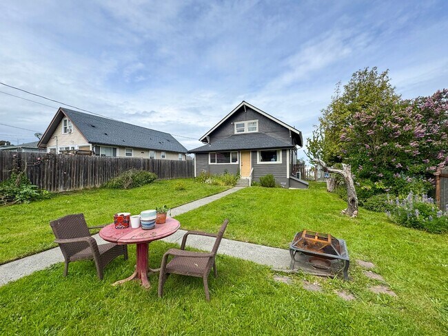 Building Photo - Charming Home for Lease
