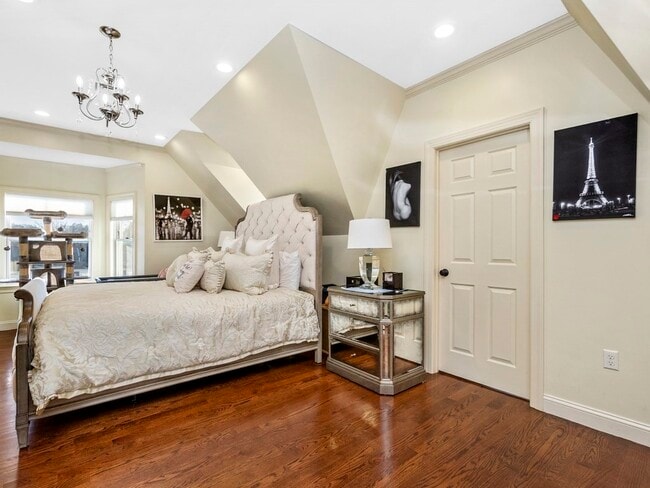 Building Photo - 50 Rowe St