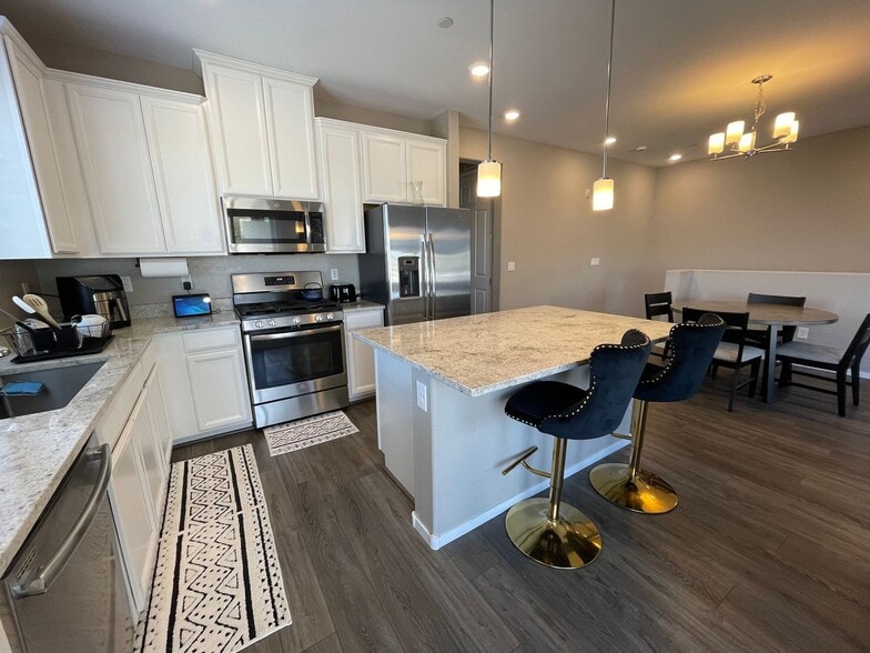 Building Photo - 8591 Insignia Ave