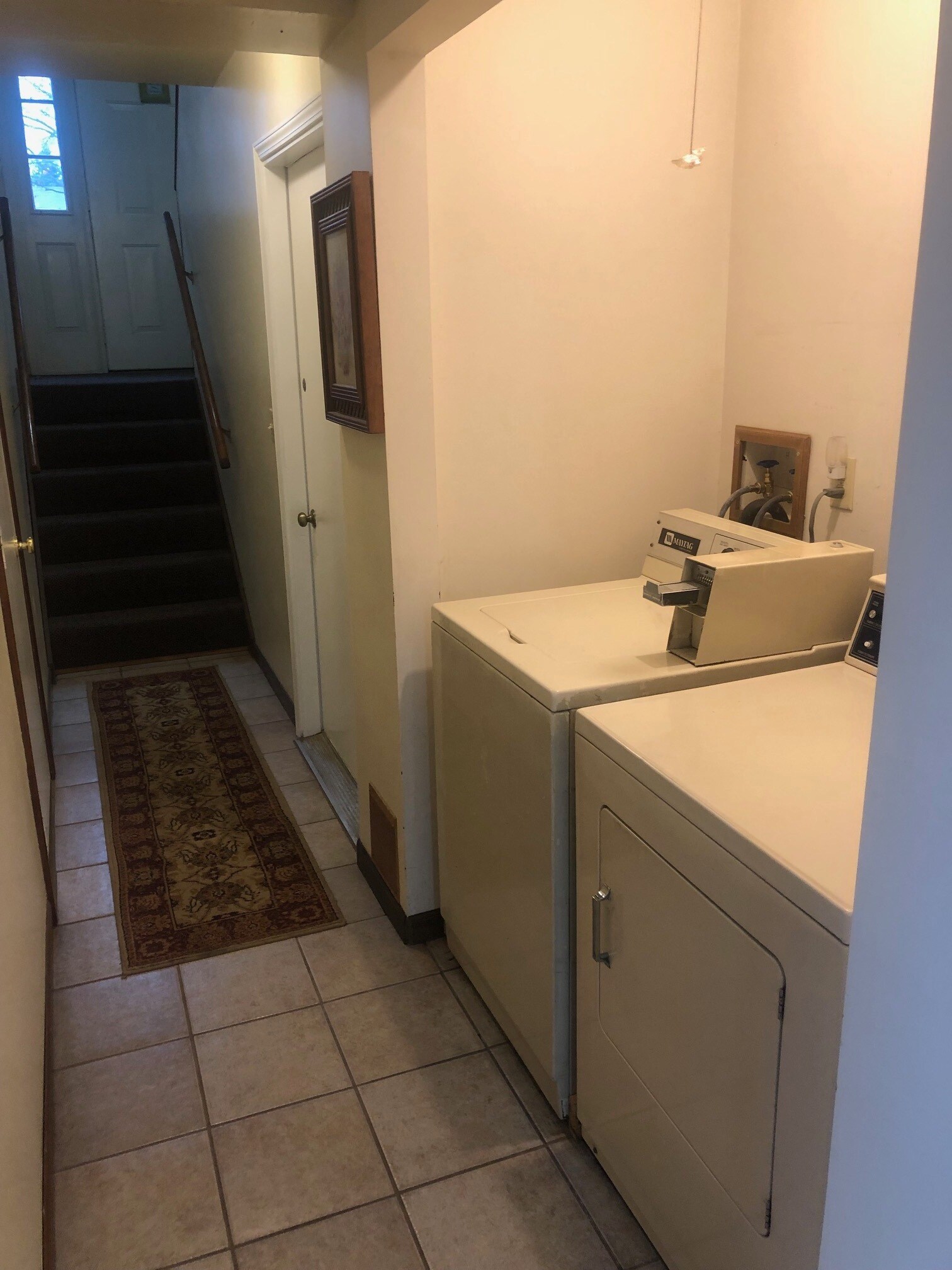 On-site Laundry - 309 Olsen St
