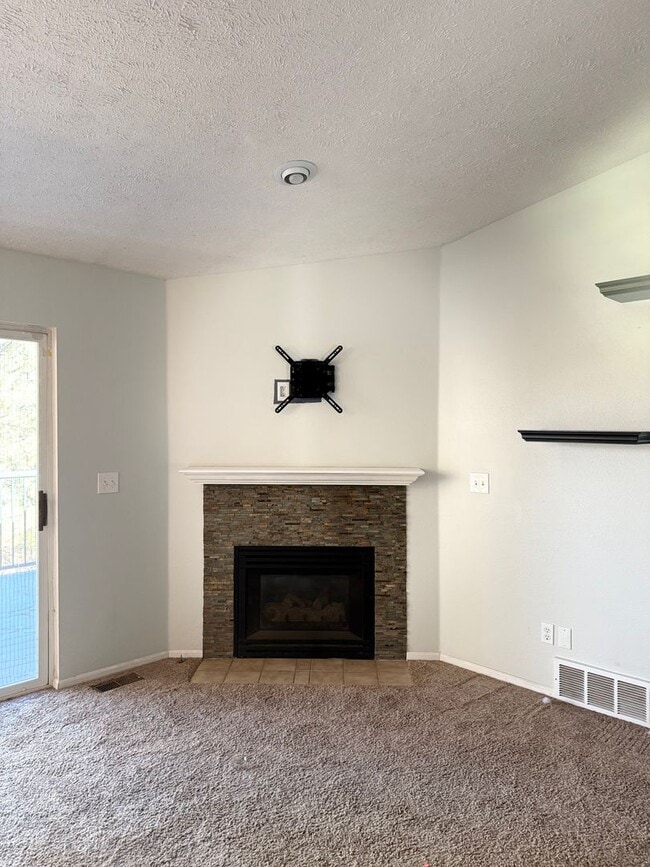 Building Photo - Qualchan Hills Home – 4Bed/3Bath | HOA Community | Coming soon!