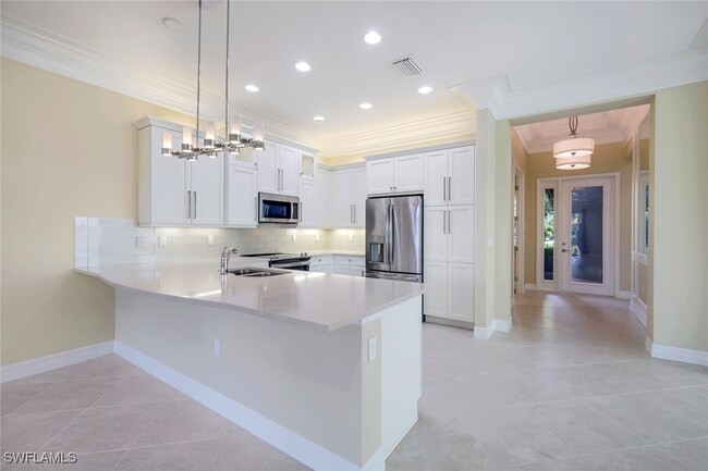 Building Photo - 13350 Coronado Dr