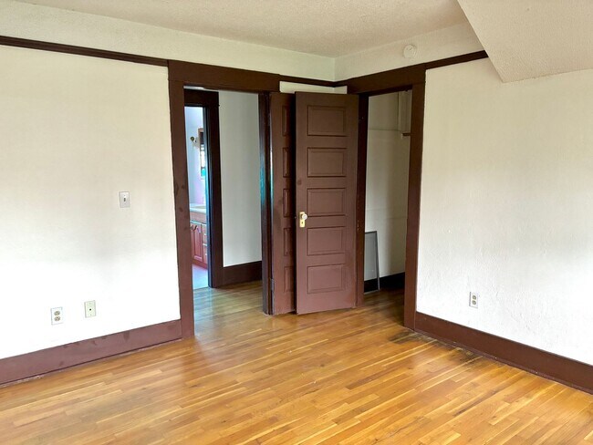 Building Photo - Historic and Spacious Humboldt Neighborhood Home w/ Covered Front/Back Patio and Huge Basement