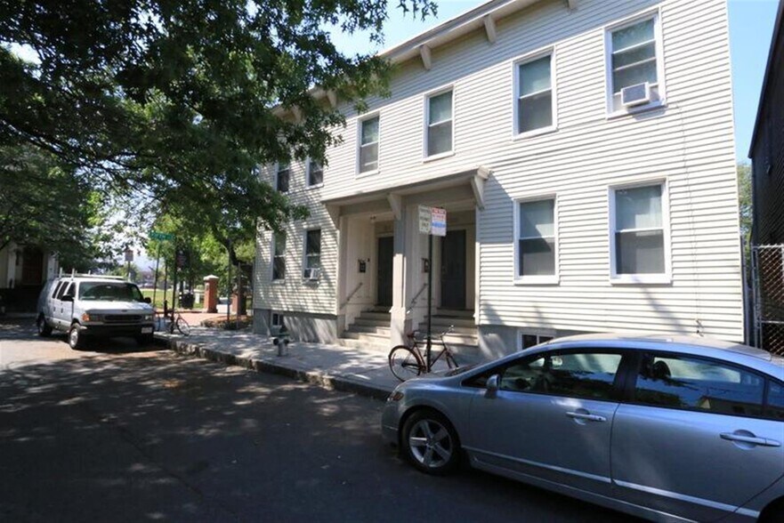 Building Photo - 105 Winter St