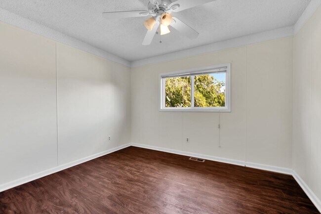 Building Photo - 22100 Revere St