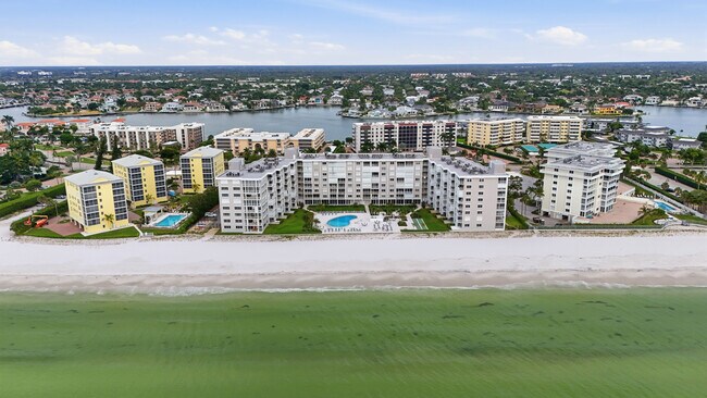 Building Photo - 3443 Gulf Shore Blvd N