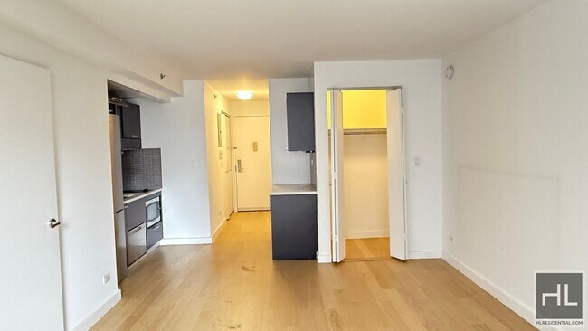 Building Photo - East 39th Street