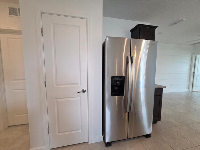 Building Photo - 2130 Bur Oak Blvd