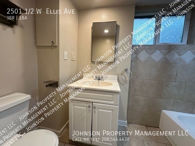 Building Photo - 2501 1/2 W  Ellis Ave-
