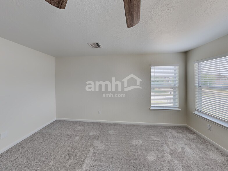 Building Photo - 18735 Westgate Park Dr