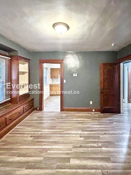 Building Photo - 12701 Benham Ave