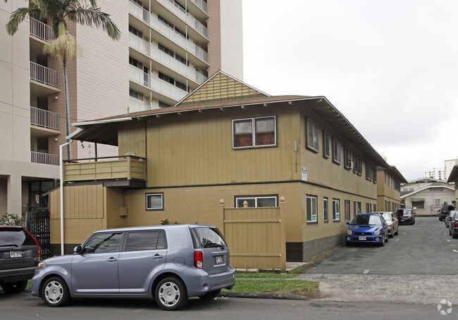 Building Photo - Alexander Apartments