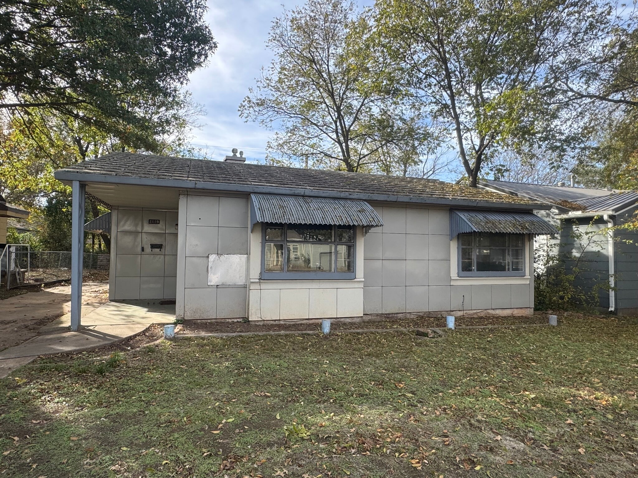 Building Photo - 2119 W Sherwood Ave